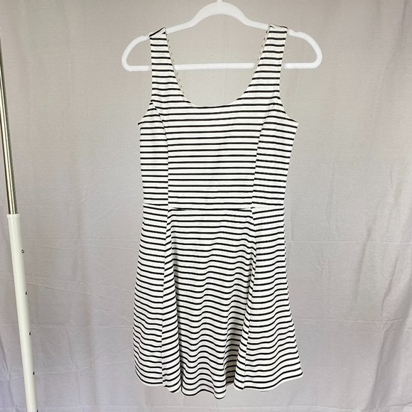 H&M White and Black Striped Skater A-Line Sleeveless Short Dress - Picture 1 of 9